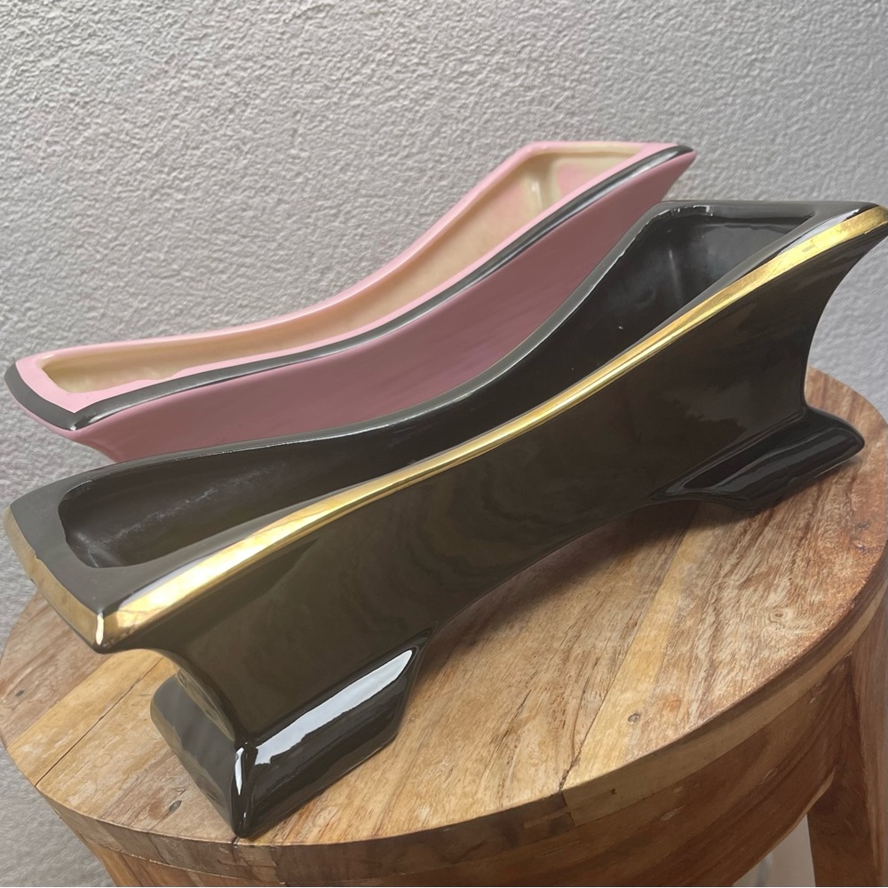 Vintage l 50s Mid-Century Mod Kitsch Glossy Pink Black Trim Long Footed Planter - Picture 13 of 15